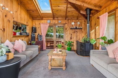 Photo of property in 104 Ringawhati Road, Otaki, 5583