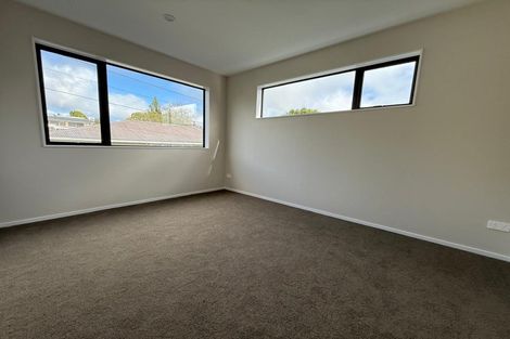 Photo of property in 16 Don Oliver Lane, Glen Eden, 0602