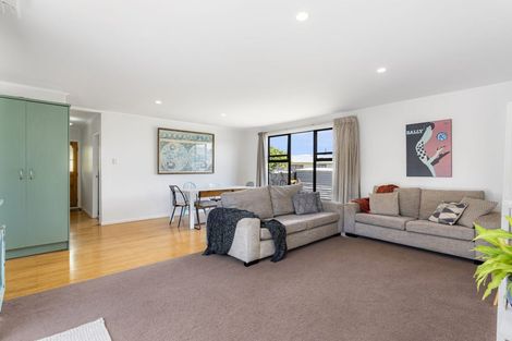 Photo of property in 22a Kirrie Avenue, Te Atatu South, Auckland, 0610