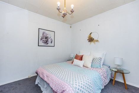 Photo of property in 16 Clapham Place, Whanganui East, Whanganui, 4500