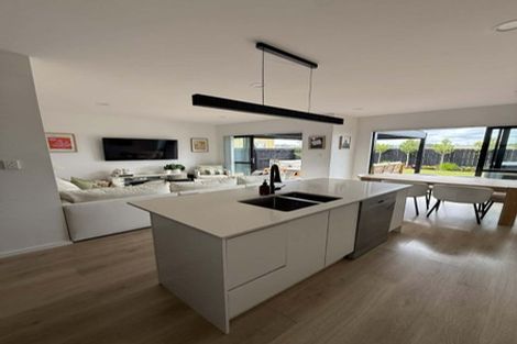 Photo of property in 8 Berba Lane, Westgate, Auckland, 0814