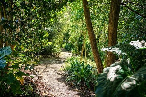 Photo of property in 42 Guildford Drive, Paraparaumu, 5032