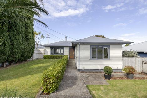Photo of property in 1 Ranfurly Street, Frankleigh Park, New Plymouth, 4310