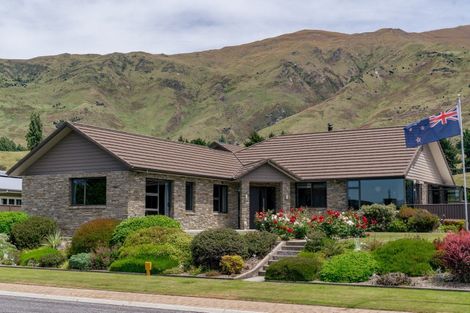 Photo of property in 48 Kelliher Drive, Wanaka, 9305