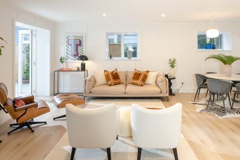 Photo of property in Hamilton Flats, 1/9 Hawker Street, Mount Victoria, Wellington, 6011