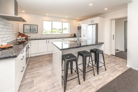 Photo of property in 81 Carlton Avenue, Tawhero, Whanganui, 4501