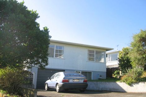 Photo of property in 55 Raroa Terrace, Tawa, Wellington, 5028