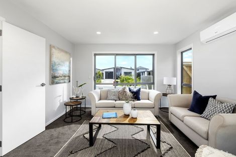 Photo of property in 33 Lumbarda Drive, Kumeu, 0810