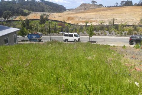 Photo of property in 16 Tauwaka Crescent, Riverhead, 0820