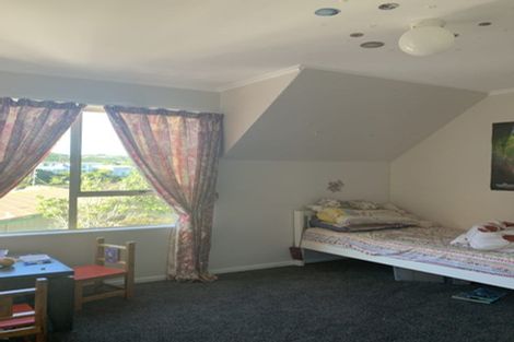 Photo of property in 27 Paddington Grove, Karori, Wellington, 6012