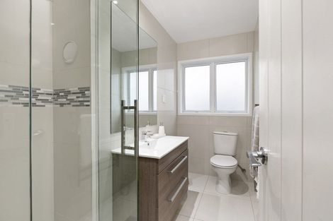 Photo of property in 25 Portadown Avenue, Pakuranga Heights, Auckland, 2010