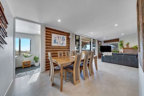 Photo of property in 2 Karaka Road, Kawakawa Bay, Papakura, 2585