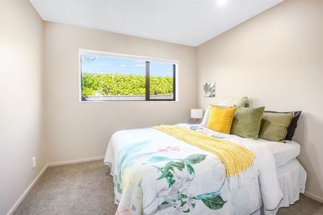 Photo of property in 32 Tongariro Drive, Aotea, Porirua, 5024