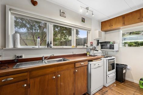 Photo of property in 2-3 Pine Tree Lane, Korokoro, Lower Hutt, 5012