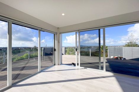 Photo of property in 42 Monarch Avenue, Hillcrest, Auckland, 0627