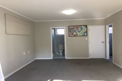 Photo of property in 2/23 Quebec Road, Milford, Auckland, 0620