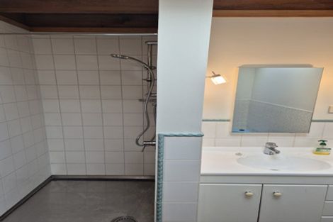 Photo of property in 39 Lucknow Terrace, Khandallah, Wellington, 6035