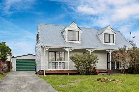 Photo of property in 18 Peter Hall Drive, Kelvin Grove, Palmerston North, 4414