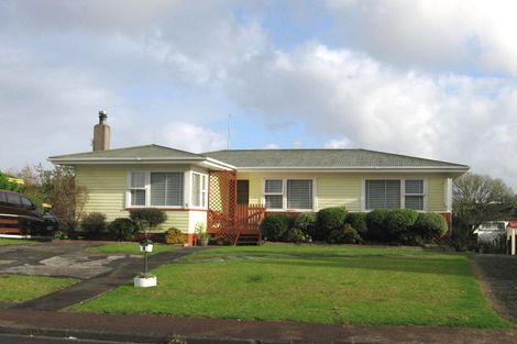 Photo of property in 6 Helleur Road, Massey, Auckland, 0614