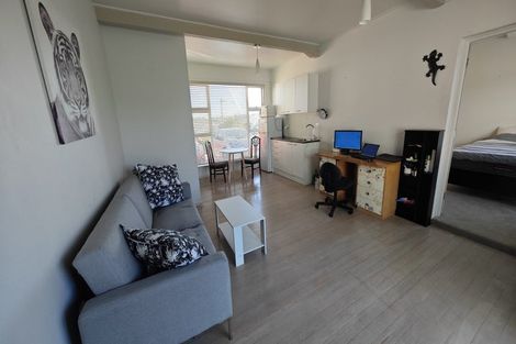 Photo of property in 35 Melandra Road, Stanmore Bay, Whangaparaoa, 0932