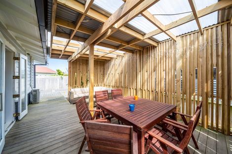 Photo of property in 19 Burns Street, Hawera, 4610