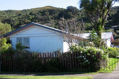 Photo of property in 25 Churchill Crescent, Featherston, 5710
