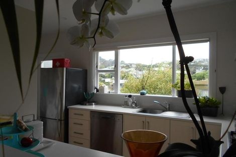 Photo of property in 53 Creswick Terrace, Northland, Wellington, 6012