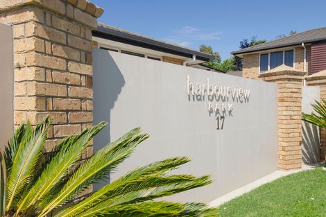 Photo of property in 10/17 Simmonds Grove, Greerton, Tauranga, 3112