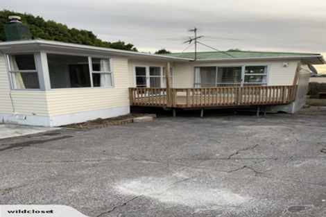 Photo of property in 92 Te Atatu Road, Te Atatu South, Auckland, 0610