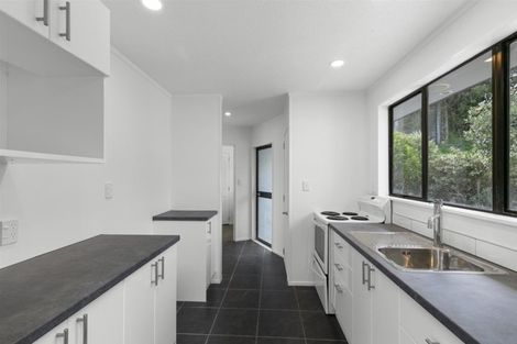 Photo of property in 11 Tortola Crescent, Grenada Village, Wellington, 6037