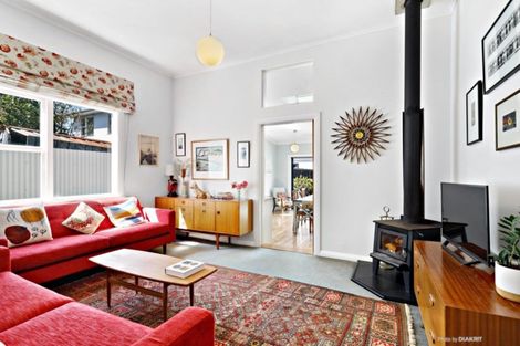 Photo of property in 9 Trent Street, Island Bay, Wellington, 6023