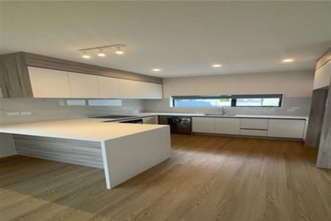 Photo of property in 106c Fisher Parade, Sunnyhills, Auckland, 2010