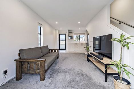 Photo of property in 2/241 Lincoln Road, Addington, Christchurch, 8024