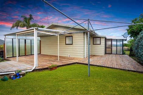 Photo of property in 73 Wiseley Road, West Harbour, Auckland, 0618