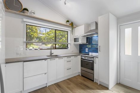 Photo of property in 36 Elliston Crescent, Stanmore Bay, Whangaparaoa, 0932