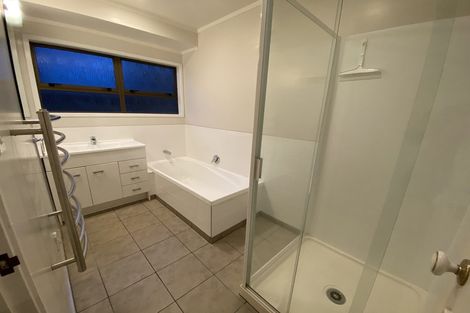 Photo of property in 1/4 Shakespeare Road, Milford, Auckland, 0620