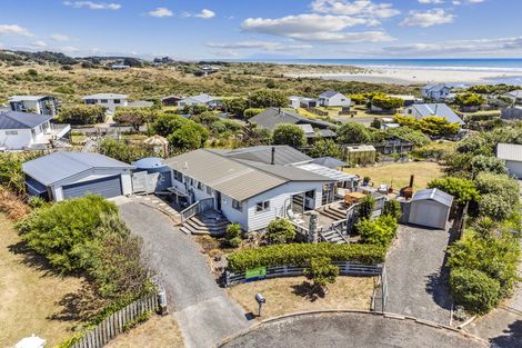 Photo of property in 8 Norna Grove, Waikawa Beach, Levin, 5573