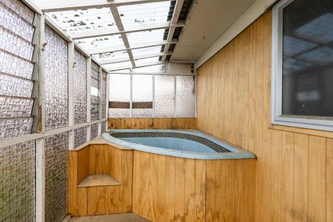 Photo of property in 24 Guildford Street, Tamatea, Napier, 4112