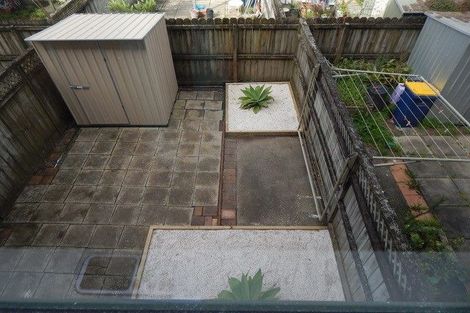 Photo of property in Lynn Park Terrace, 13/12 Ambrico Place, New Lynn, Auckland, 0600