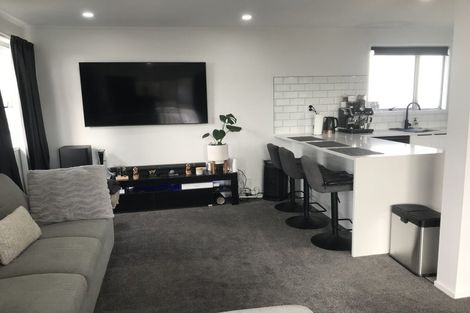 Photo of property in 40 Donovan Avenue, Massey, Auckland, 0614