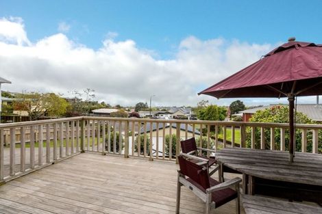 Photo of property in 11 Handley Place, Glen Avon, New Plymouth, 4312