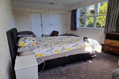 Photo of property in 14 Freemans Way, Pinehaven, Upper Hutt, 5019