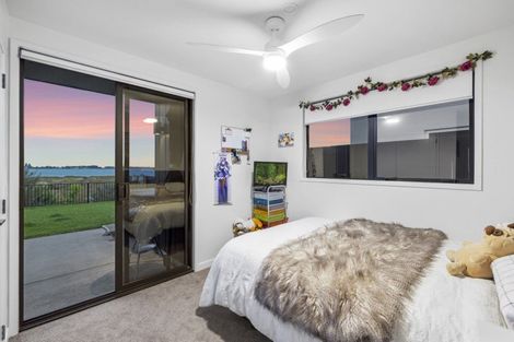 Photo of property in 31 Hinaki Street, Poike, Tauranga, 3112