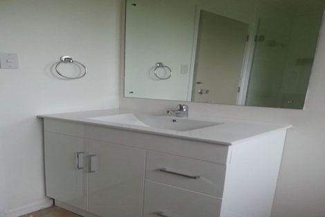 Photo of property in 11 Topliss Drive, Northcross, Auckland, 0632