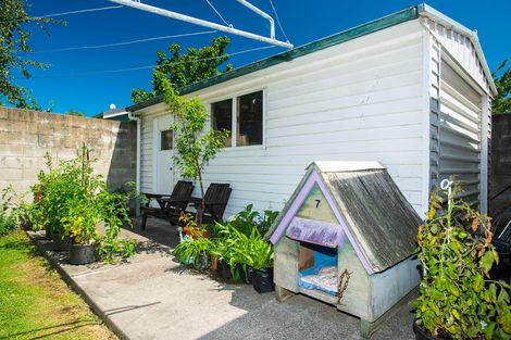 Photo of property in 6 Carnarvon Street, Gisborne, 4010