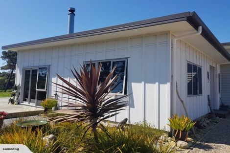Photo of property in 2940 Awhitu Road, Awhitu, Waiuku, 2684