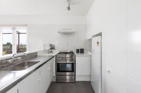 Photo of property in 1/18b Verbena Road, Birkdale, Auckland, 0626