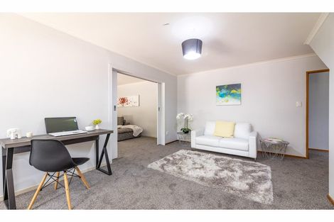 Photo of property in 17a Sonning Place, Redwood, Christchurch, 8051