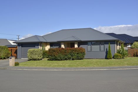 Photo of property in 3 Hereford Drive, Carterton, 5713