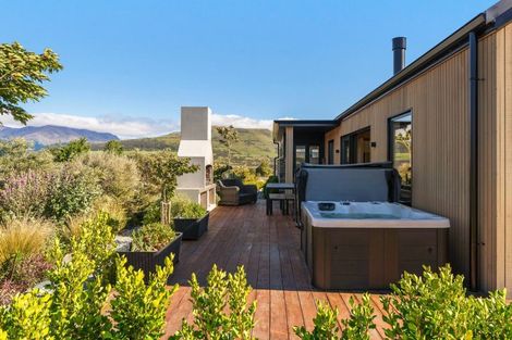 Photo of property in 9 Arran Lane, Jacks Point, Queenstown, 9371